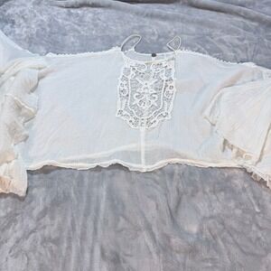 Free People One White Crochet Lace Bell Sleeve Kimono Boho Festival Sheer READ